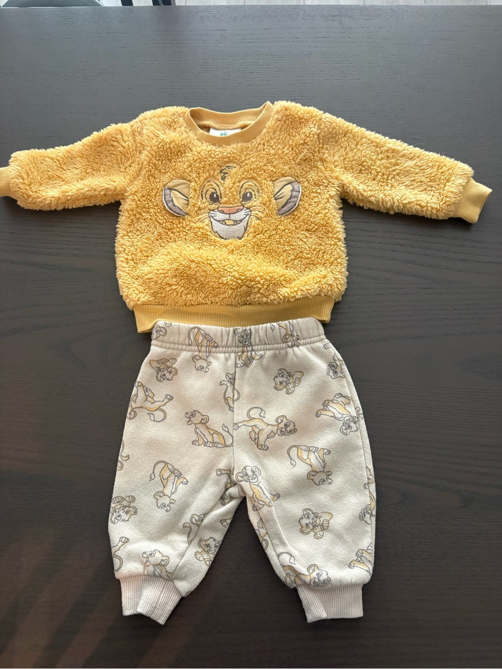 Yellow Lion Fleece Sweatshirt & Cream Printed Joggers Set